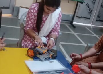 Teacher's seeking new challenges and opportunities in Ashoka International  School.   Robotics!